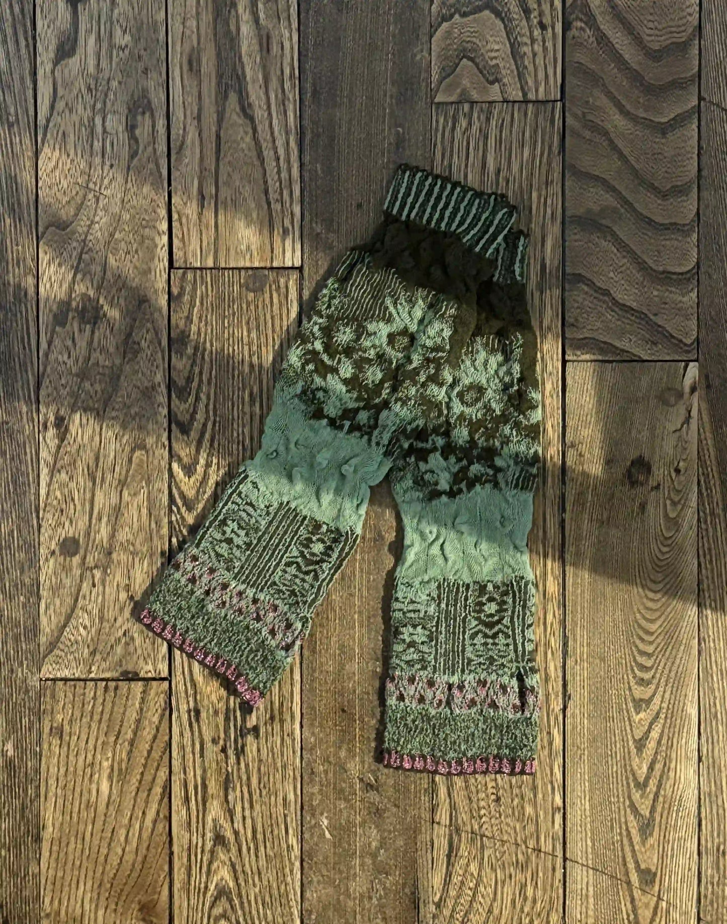 Arm covers [3D patterns]