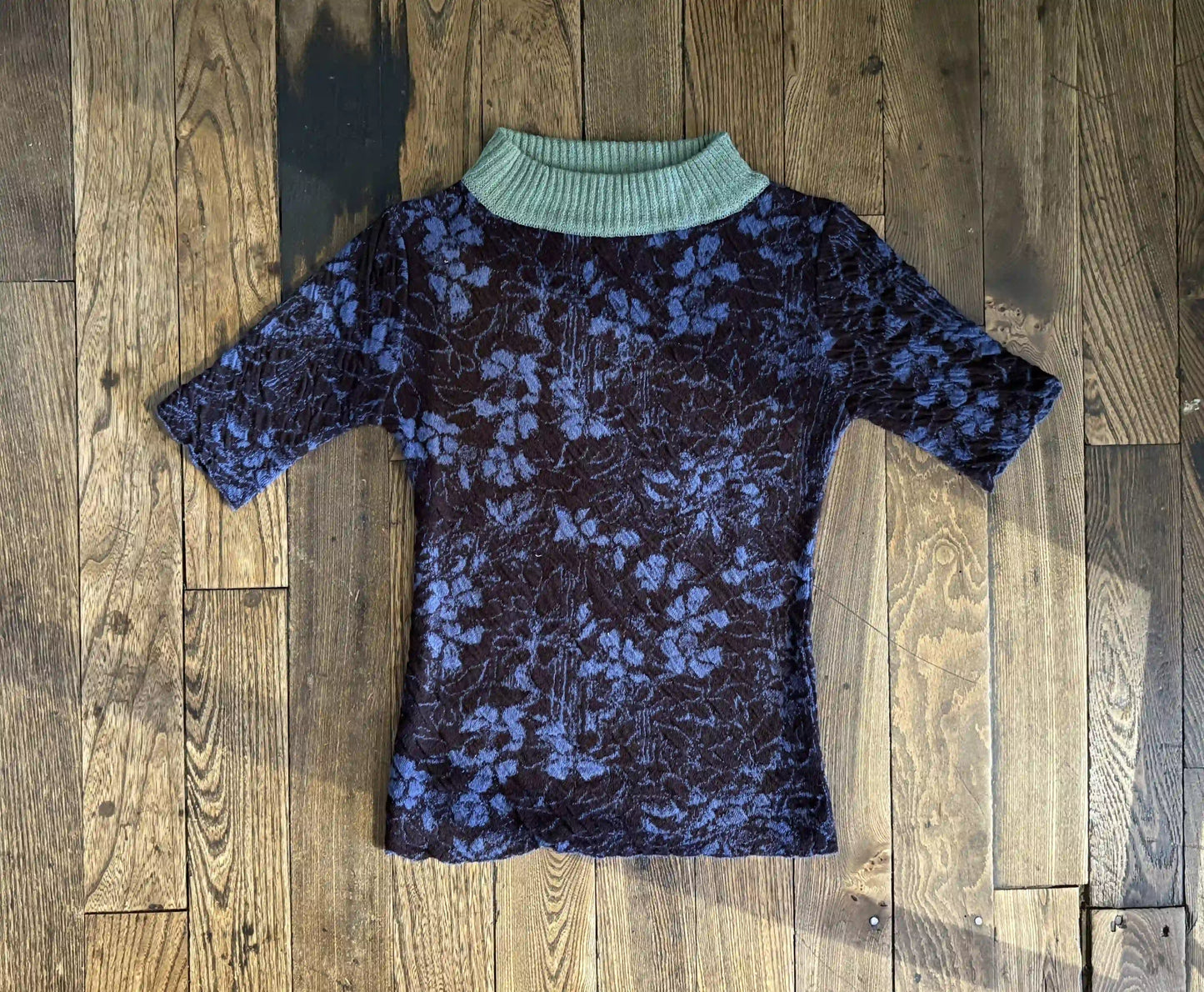 Sweater [Ribbed collar]